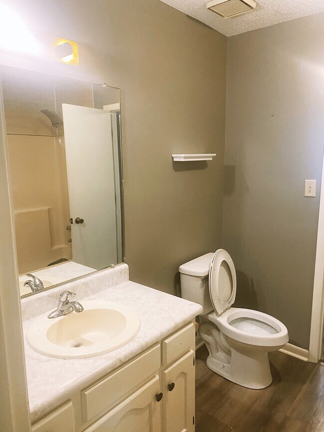Building Photo - 1809 Windover Pl SW