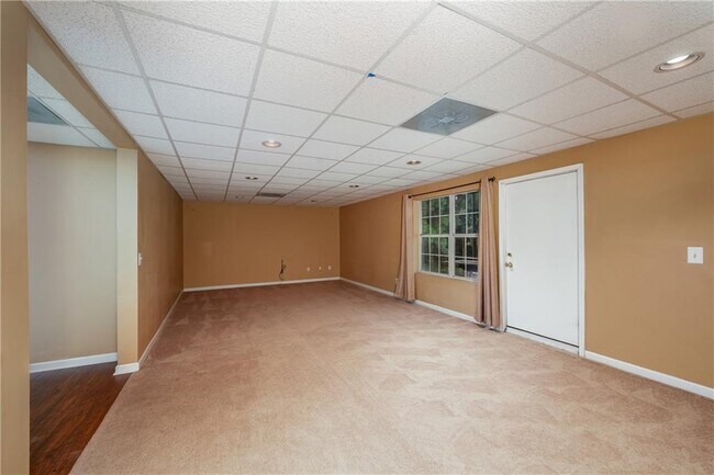 Building Photo - 3925 Barberry Ct