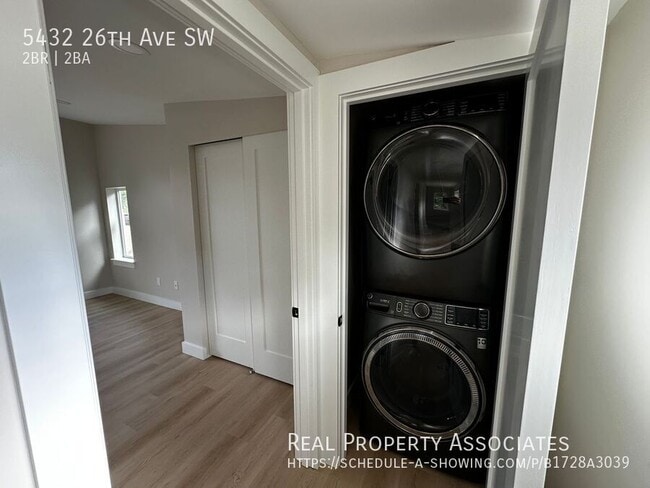Building Photo - 5432 26th Ave SW