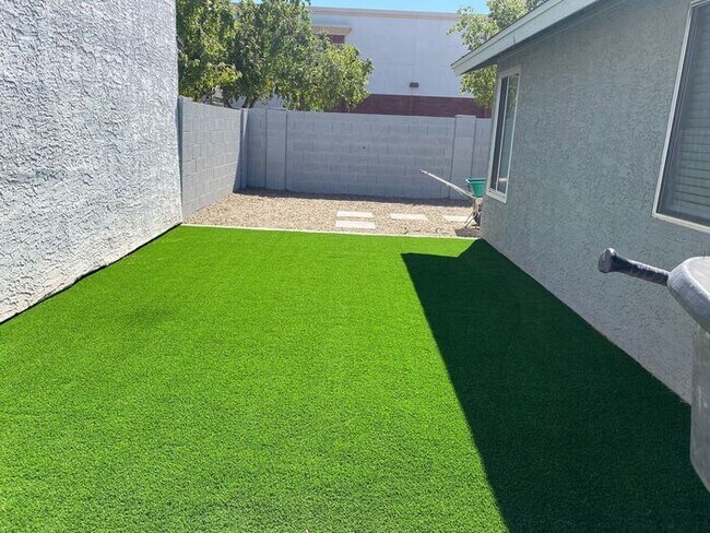 Building Photo - $2,350 Lovely Remodeled 3 Bedroom-2 bath-2...