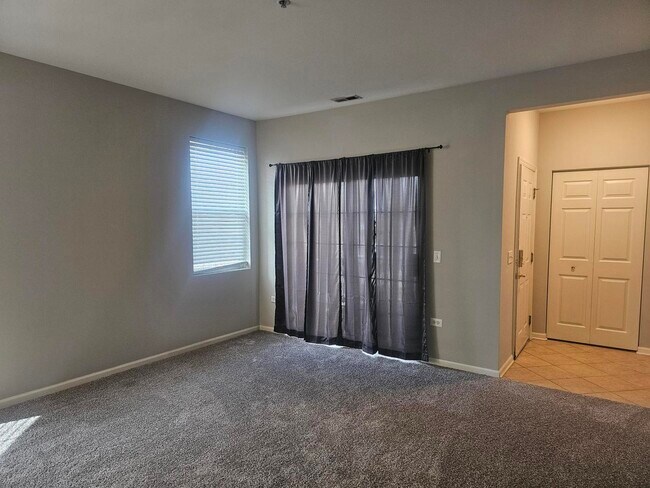 Building Photo - 2305 Aurora Dr
