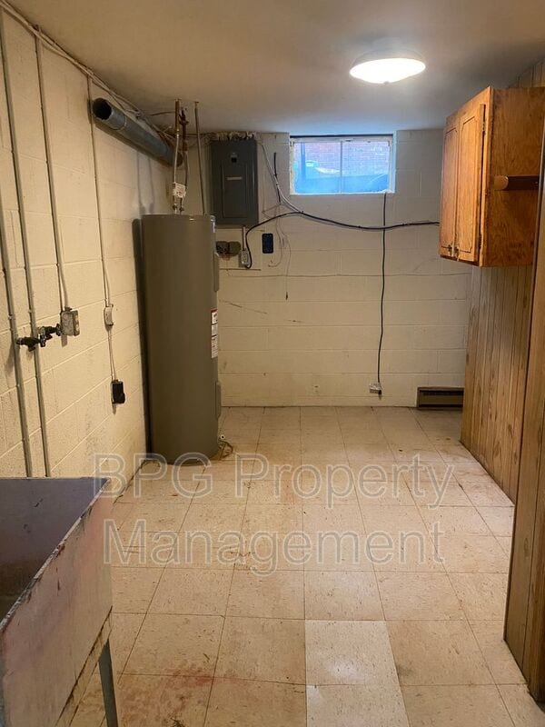 Building Photo - 307 Wintergreen Ave