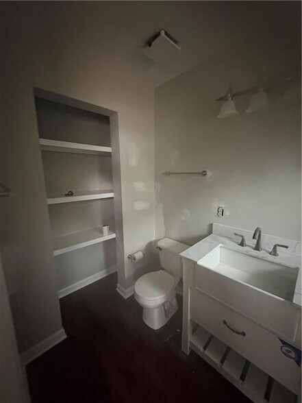 Building Photo - 5130 Ash Cir