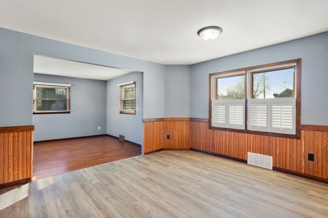 Building Photo - 108 Depere St