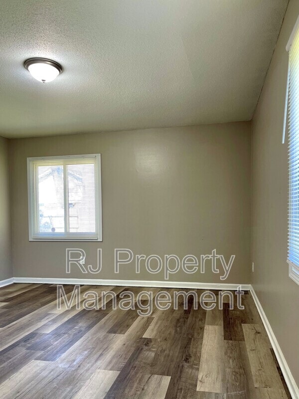 Building Photo - 5368 Scottsdale Ave
