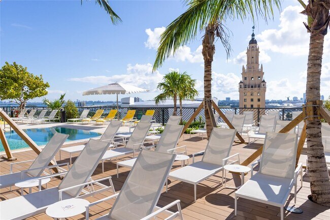 Building Photo - 159 NE 6th St