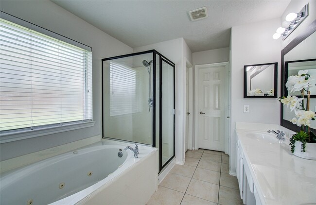 Building Photo - 15103 Petal Rose Ct