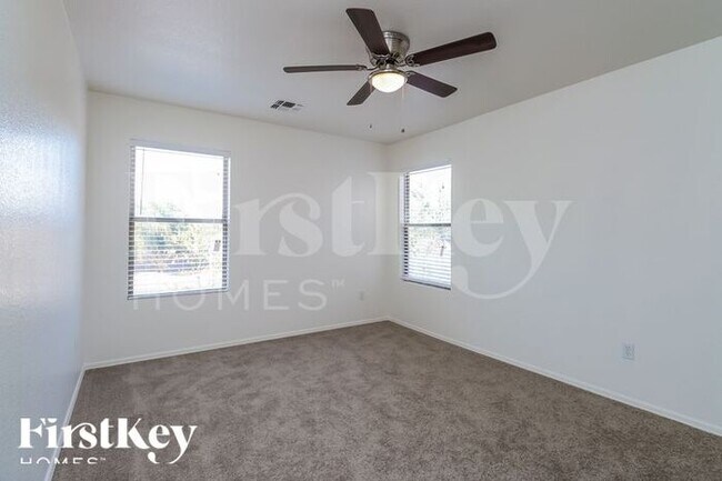 Building Photo - 9032 E Pampa Ave