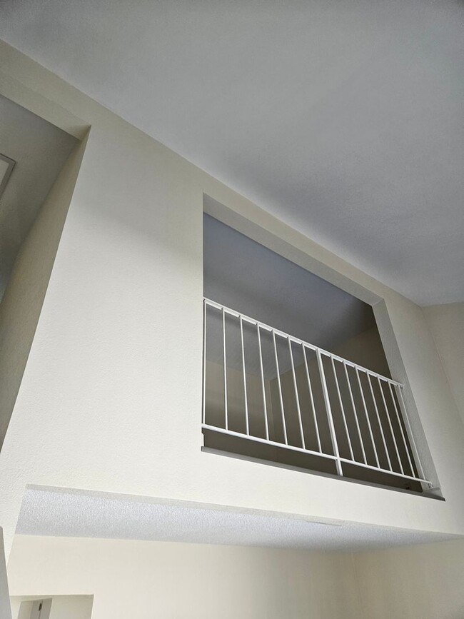 Building Photo - 2 bedroom or 1 bed with loft