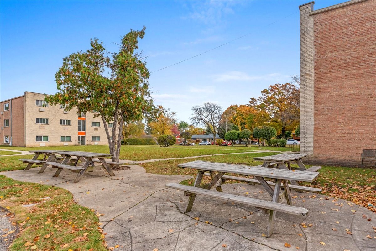 Building Photo - 600 McKinley Ave