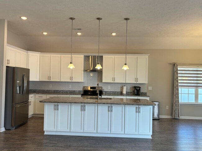 Building Photo - 227 Leste Rd