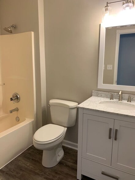 Building Photo - 17733 Cedarbrook Dr