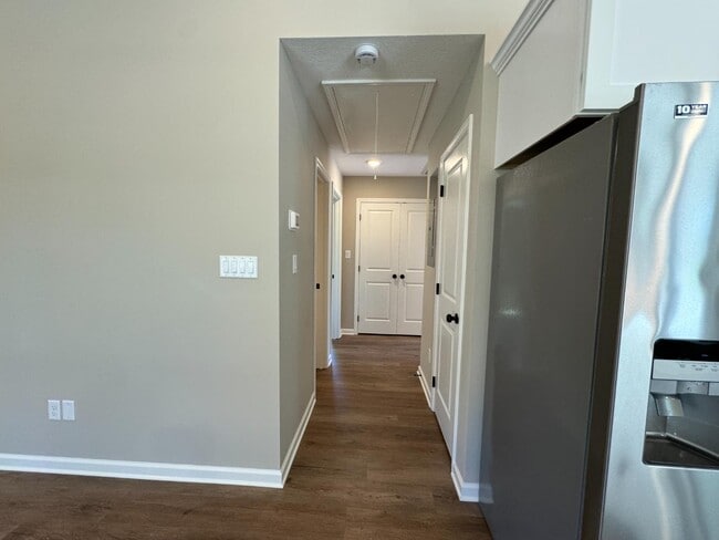 Building Photo - 147 Whitley Ave