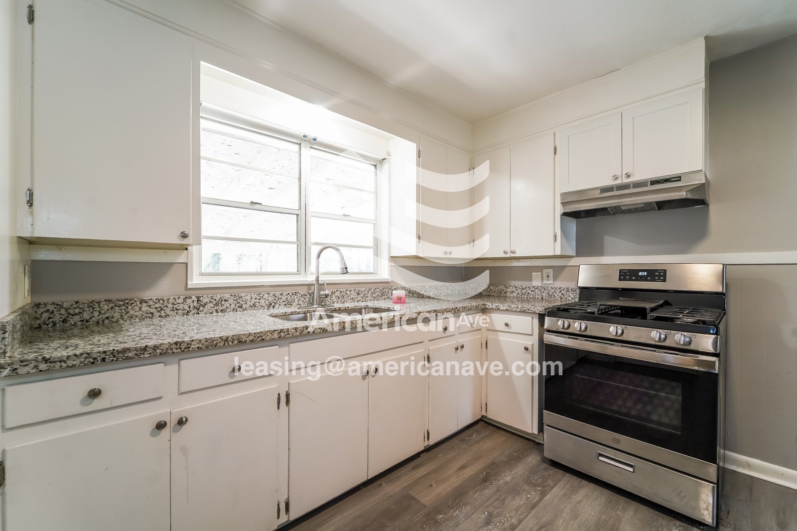 Building Photo - 1836 Shamrock Dr