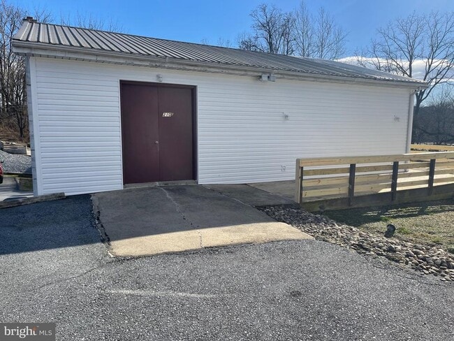 Building Photo - 210 N Centre Ave