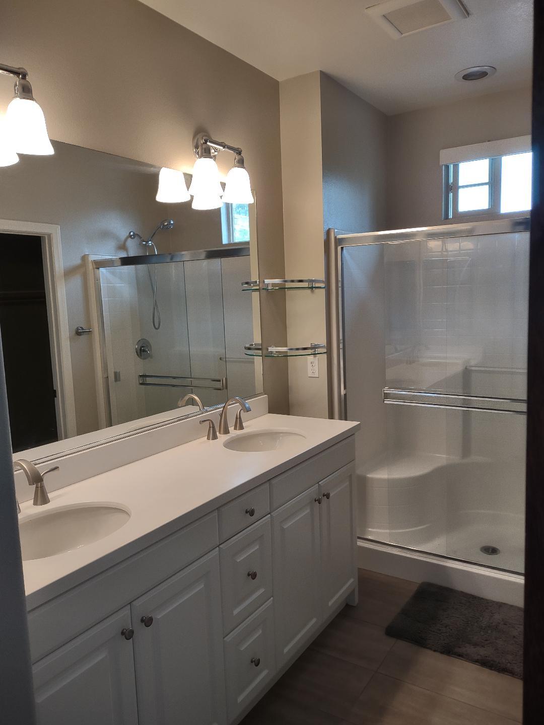 Building Photo - 982 Sweetbriar Ln