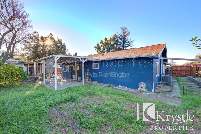 Building Photo - 2 Bridge Ct