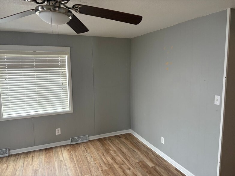 Building Photo - 1105 Cedar St