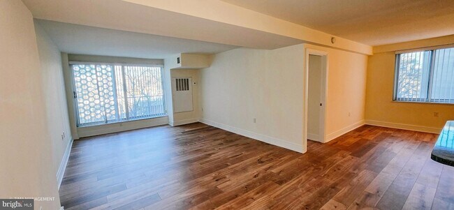 Building Photo - 1425 4th St SW