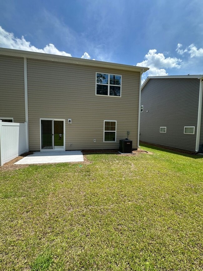 Building Photo - 331 Sharon Lake Ct