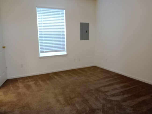 Building Photo - 5005-5007 Carrie Ridge Dr.