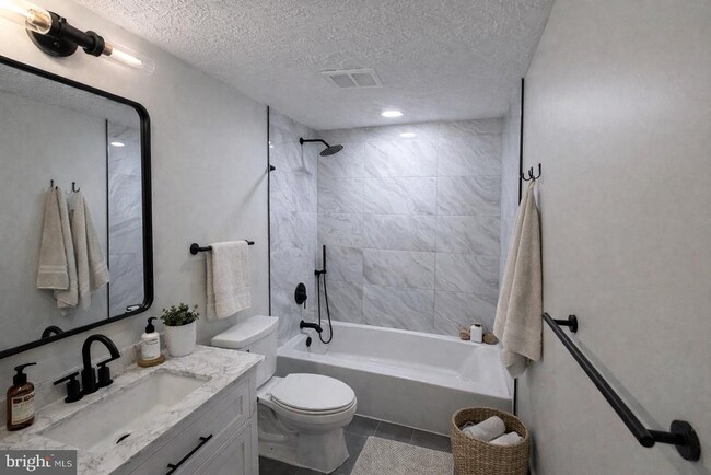 Building Photo - 4681 Whitely Ct