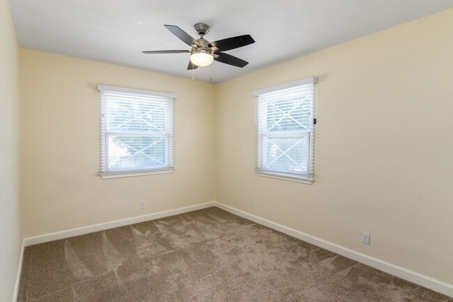 Building Photo - 22436 Avenue San Luis