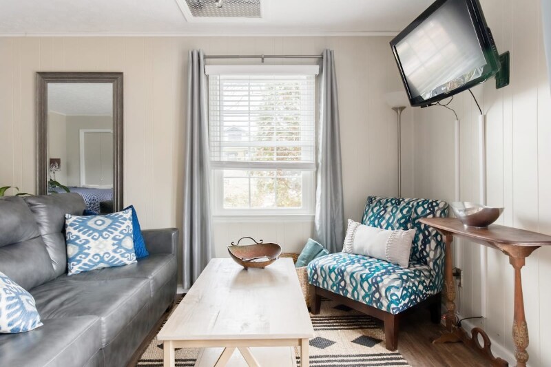 Building Photo - 535 Willow Rd