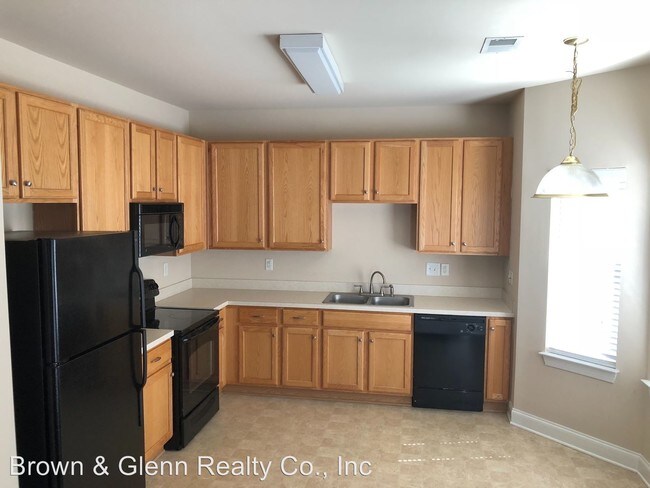 Building Photo - 3 br, 2 bath House - 4820 Water Ct.