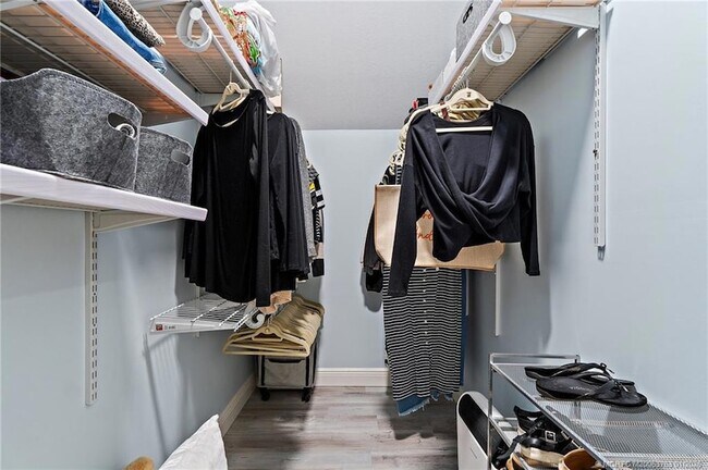 Building Photo - 310 SE Denver Ave