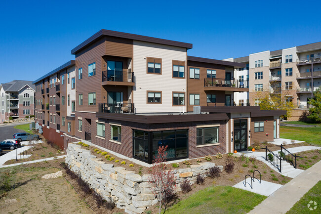 Building Photo - Midtown Reserve Apartments