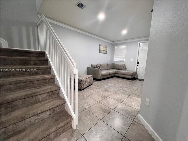 Building Photo - 159 SE 34th Ave