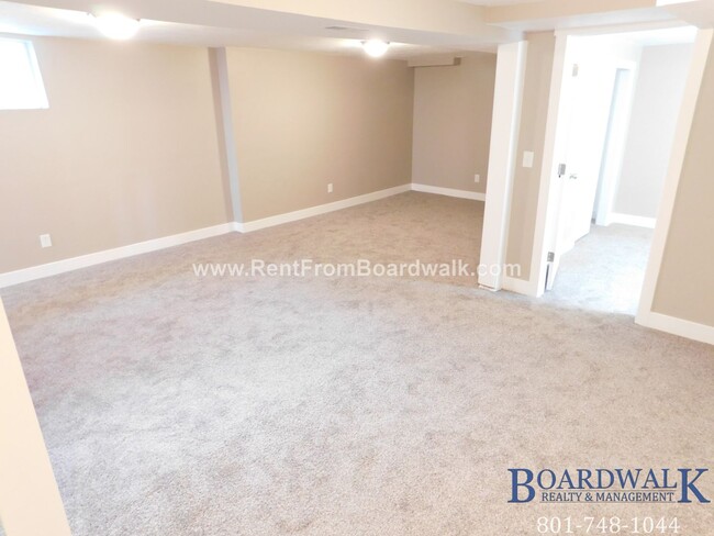 Building Photo - Fantastic SLC home!