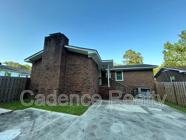 Building Photo - 432 S Kerr Ave