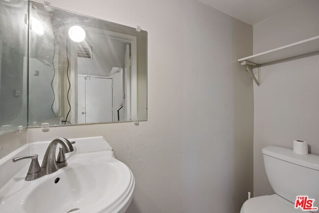 Building Photo - 43614 Stanridge Ave
