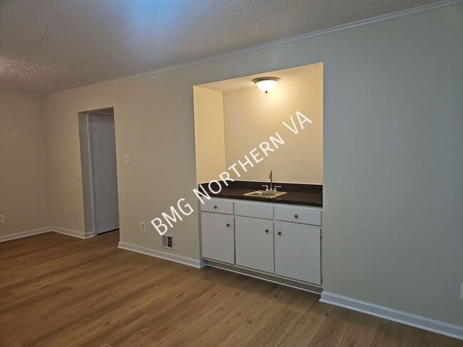 Building Photo - 9103 Vosger Ct