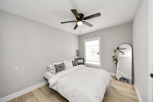 Building Photo - 4415 Hershe St