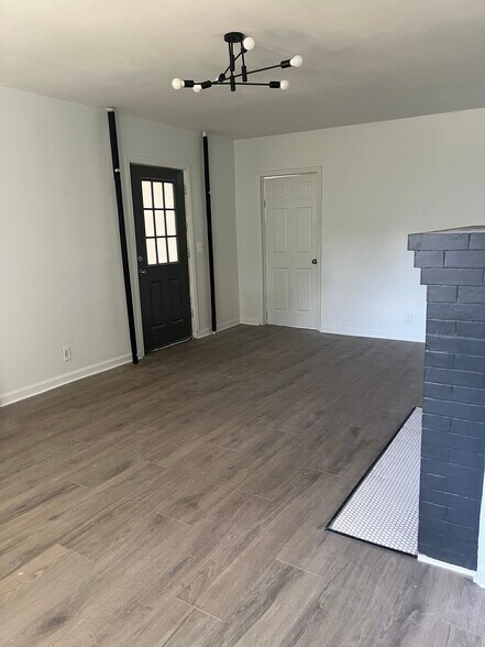 Building Photo - 251 Maple Ave