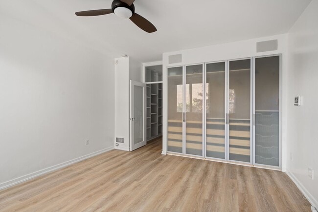 Building Photo - Incredible Rittenhouse Home