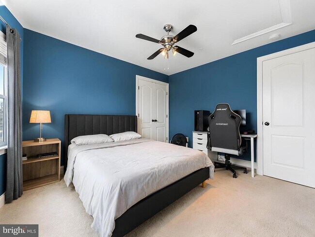 Building Photo - 23017 Holloway Ct