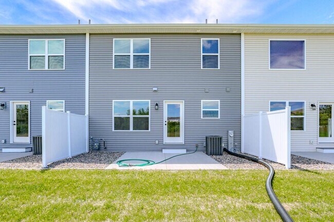 Building Photo - 3506 Green Pastures Ln