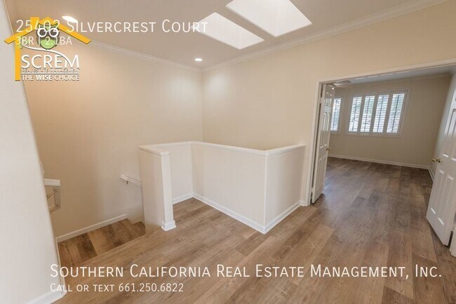 Building Photo - Three Bedroom + Loft Townhome in Gated Com...