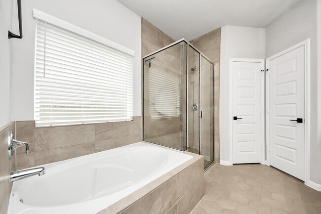 Building Photo - 6618 Beacon View Dr