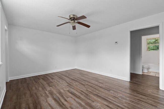Building Photo - 706 Britton Springs Rd