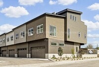Building Photo - 4325 Greentrail