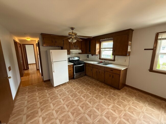 Building Photo - 147 Overlook Ave