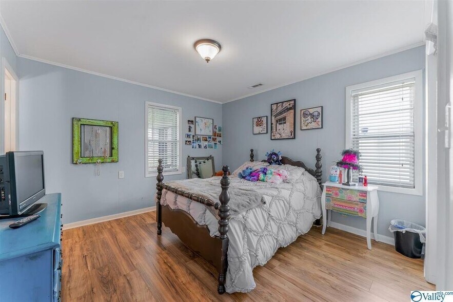 Building Photo - 623 E Tuscaloosa St