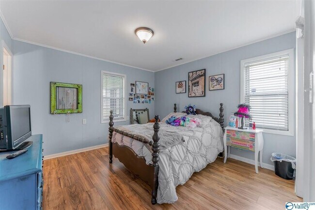 Building Photo - 623 E Tuscaloosa St