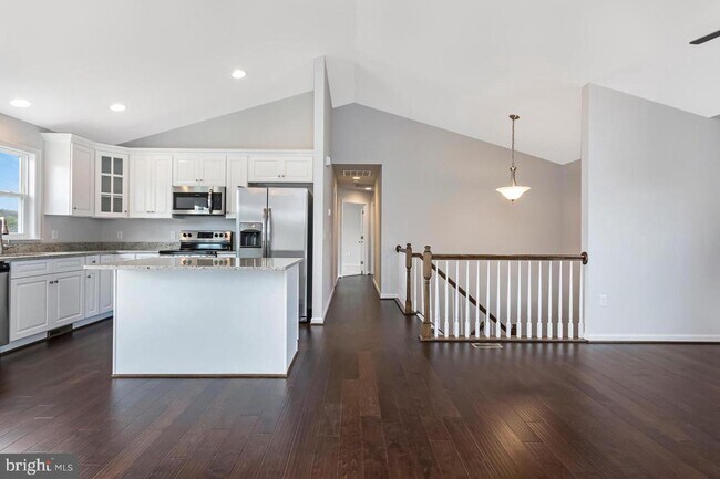 Building Photo - 1015 Harbour Dr