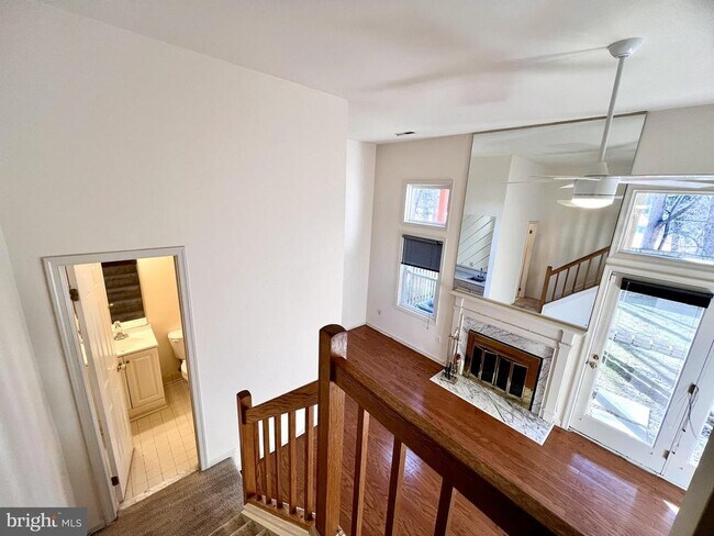 Building Photo - 1525 Templeton Pl